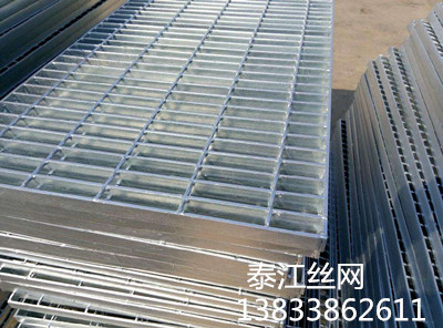 熱鍍鋅鋼格柵板在裝運(yùn)過程注意事項(xiàng) 熱鍍鋅鋼格柵板在裝運(yùn)過程注意事項(xiàng)