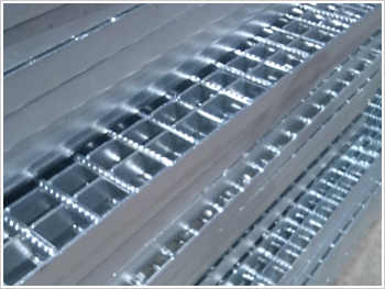 熱鍍鋅格柵板型號(hào)、泰江格柵板生產(chǎn)廠家、河北熱鍍鋅格柵板廠