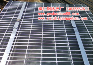 哪個鍍鋅鋼格網(wǎng)廠家好？