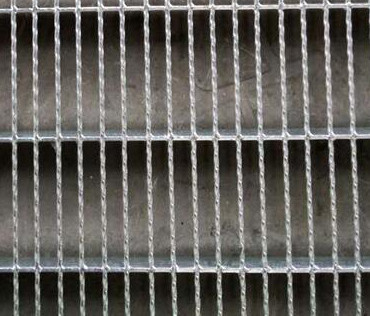 信鴿公棚地網(wǎng)，曬籠網(wǎng)片，漏糞板，賽鴿鴿舍專用地網(wǎng) ，熱鍍鋅地格柵板價(jià)格/廠家