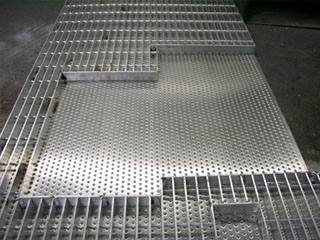 復(fù)合鋼格柵板 復(fù)合鋼格柵板